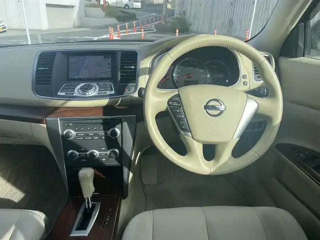 日産 ティアナ 250XL 福岡県 2012(平24)年 7.8万km サファイアブラック (株)IDOMが運営する【じしゃロン八幡西店】の自社ローン対象車両になります。こちらは現金ご利用時の価格です。自社ローンご希望の方は別途その旨お申付け下さい。/純正メモリナビ/・ワンセグTV/CD/バックカメラ/パワーシート/オットマン（N席）/純正16インチアルミホイール/純正キセノンヘッドライト/フォグランプ/純正フロアマット/クルーズコントロール/ビークルダイナミクスコントロール（VDC）/ビルトインETC/ドアバイザー/電格ミラー/スマートキー×2/取扱説明書/保証書