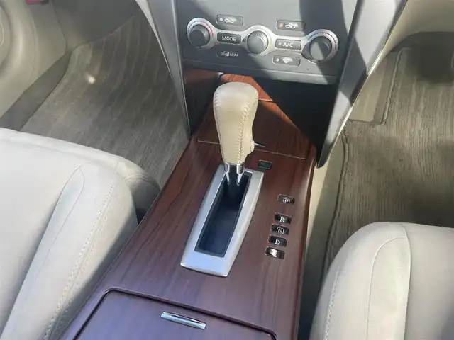 日産 ティアナ 250XL 福岡県 2012(平24)年 7.8万km サファイアブラック (株)IDOMが運営する【じしゃロン八幡西店】の自社ローン対象車両になります。こちらは現金ご利用時の価格です。自社ローンご希望の方は別途その旨お申付け下さい。/純正メモリナビ/・ワンセグTV/CD/バックカメラ/パワーシート/オットマン（N席）/純正16インチアルミホイール/純正キセノンヘッドライト/フォグランプ/純正フロアマット/クルーズコントロール/ビークルダイナミクスコントロール（VDC）/ビルトインETC/ドアバイザー/電格ミラー/スマートキー×2/取扱説明書/保証書