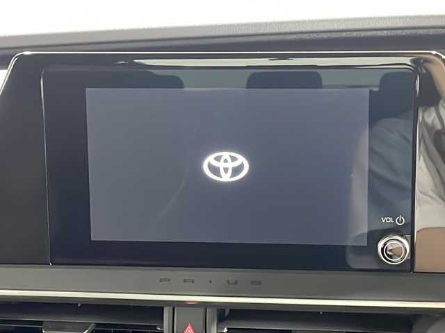 トヨタ プリウス G 広島県 2023(令5)年 1万km グレー 純正８型ディスプレイオーディオ /シートヒーター/バックカメラ/セーフティセンス/・プリクラッシュセーフティ/・レーントレーシングアシスト/・レーダークルーズコントロール/・オートマチックハイビーム/・プロアクティブドライビングアシスト/ブラインドスポットモニター/パーキングサポートブレーキ/AC100V/1500W給電/ETC2.0/ドライブレコーダー/純正１９インチアルミホイール（195/50/R19)/エアバック（運転席/助手席/サイド）