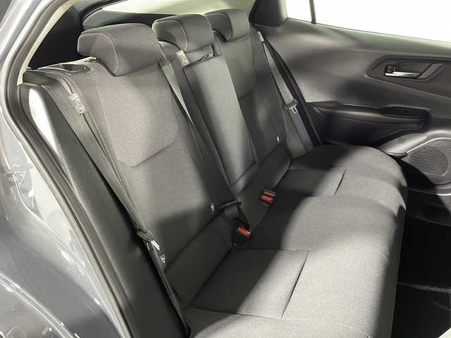 トヨタ プリウス G 広島県 2023(令5)年 1万km グレー 純正８型ディスプレイオーディオ /シートヒーター/バックカメラ/セーフティセンス/・プリクラッシュセーフティ/・レーントレーシングアシスト/・レーダークルーズコントロール/・オートマチックハイビーム/・プロアクティブドライビングアシスト/ブラインドスポットモニター/パーキングサポートブレーキ/AC100V/1500W給電/ETC2.0/ドライブレコーダー/純正１９インチアルミホイール（195/50/R19)/エアバック（運転席/助手席/サイド）