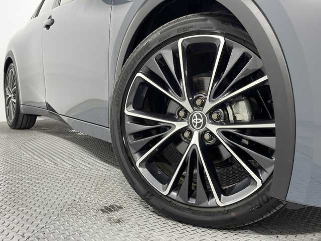 トヨタ プリウス G 広島県 2023(令5)年 1万km グレー 純正８型ディスプレイオーディオ /シートヒーター/バックカメラ/セーフティセンス/・プリクラッシュセーフティ/・レーントレーシングアシスト/・レーダークルーズコントロール/・オートマチックハイビーム/・プロアクティブドライビングアシスト/ブラインドスポットモニター/パーキングサポートブレーキ/AC100V/1500W給電/ETC2.0/ドライブレコーダー/純正１９インチアルミホイール（195/50/R19)/エアバック（運転席/助手席/サイド）
