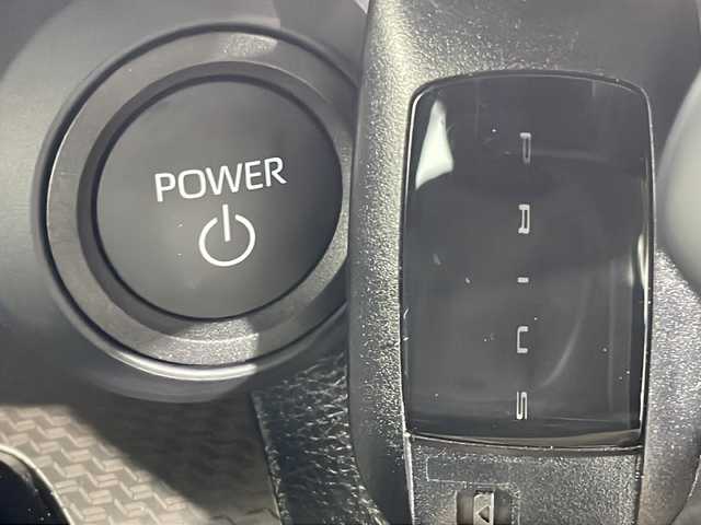 トヨタ プリウス G 広島県 2023(令5)年 1万km グレー 純正８型ディスプレイオーディオ /シートヒーター/バックカメラ/セーフティセンス/・プリクラッシュセーフティ/・レーントレーシングアシスト/・レーダークルーズコントロール/・オートマチックハイビーム/・プロアクティブドライビングアシスト/ブラインドスポットモニター/パーキングサポートブレーキ/AC100V/1500W給電/ETC2.0/ドライブレコーダー/純正１９インチアルミホイール（195/50/R19)/エアバック（運転席/助手席/サイド）