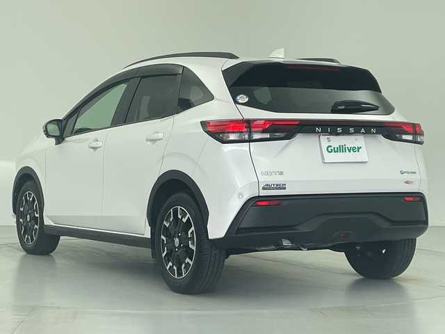 日産 ノート オーテック クロスオーバー 愛知県 2022(令4)年 1.9万km ピュアホワイトパール 寒冷地仕様/純正メモリナビ・フルセグTV/テレビキャンセラー/アラウンドビューモニター/ワイヤレス充電/スマートキー/LEDヘッドライト/コーナーセンサー/ブラインドスポットモニター/デジタルインナーミラー/ステアリングヒーター/電動パーキング/HDMI/ETC2.0/プロパイロット/シートヒーター