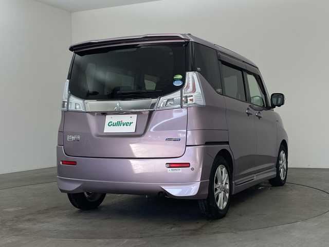 三菱 デリカＤ：２ ハイブリッドSZ ナビパッケージ 兵庫県 2017(平29)年 2.8万km クォーツピンクM ・デュアルカメラブレーキサポート/・レーンキープアシスト/・誤発進抑制機能/・クルーズコントロール/・メーカーオプションナビ/・TV・BT・DVD・AUX・USB/・全方位カメラ/・両側パワースライドドア/・D席シートヒーター/・前後コーナーセンサー/・ETC/・社外前方ドライブレコーダー/・スマートキー/・スペアキー/・プッシュスタート/・ステアリングリモコン/・HIDヘッドライト/・フォグランプ/・オートライト/・純正15インチアルミホイール