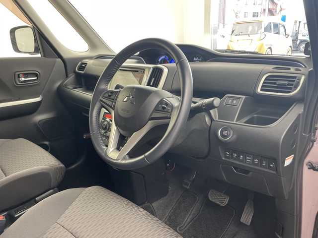 三菱 デリカＤ：２ ハイブリッドSZ ナビパッケージ 兵庫県 2017(平29)年 2.8万km クォーツピンクM ・デュアルカメラブレーキサポート/・レーンキープアシスト/・誤発進抑制機能/・クルーズコントロール/・メーカーオプションナビ/・TV・BT・DVD・AUX・USB/・全方位カメラ/・両側パワースライドドア/・D席シートヒーター/・前後コーナーセンサー/・ETC/・社外前方ドライブレコーダー/・スマートキー/・スペアキー/・プッシュスタート/・ステアリングリモコン/・HIDヘッドライト/・フォグランプ/・オートライト/・純正15インチアルミホイール