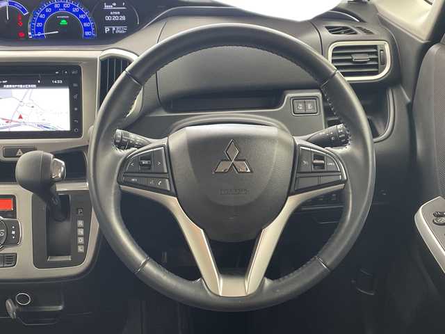 三菱 デリカＤ：２ ハイブリッドSZ ナビパッケージ 兵庫県 2017(平29)年 2.8万km クォーツピンクM ・デュアルカメラブレーキサポート/・レーンキープアシスト/・誤発進抑制機能/・クルーズコントロール/・メーカーオプションナビ/・TV・BT・DVD・AUX・USB/・全方位カメラ/・両側パワースライドドア/・D席シートヒーター/・前後コーナーセンサー/・ETC/・社外前方ドライブレコーダー/・スマートキー/・スペアキー/・プッシュスタート/・ステアリングリモコン/・HIDヘッドライト/・フォグランプ/・オートライト/・純正15インチアルミホイール