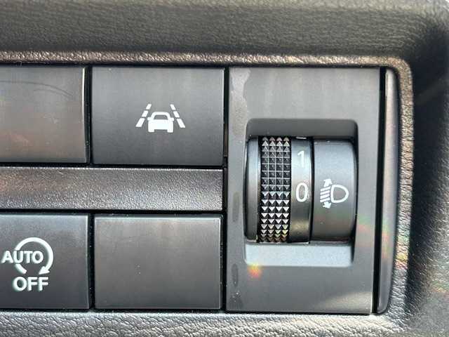 三菱 デリカミニ G 青森県 2024(令6)年 0.6万km ＤグリーンⅡ 社外ディスプレイオーディオ(Bluetooth/ラジオ/CD)/社外エンジンスターター/前席シートヒーター/ドライブレコーダー(前方)/バックカメラ/LEDヘッドライト/オートライト/片側パワースライドドア/左側ハンズフリーオートスライドドア/ルーフレール/衝突軽減ブレーキアシスト/踏み間違い衝突防止アシスト/ヒルディセントコントロール/ヘッドライトレベライザー/スペアキー/ETC/社外AW付き冬タイヤ積込み(165/60/15)/保証書/取扱説明書