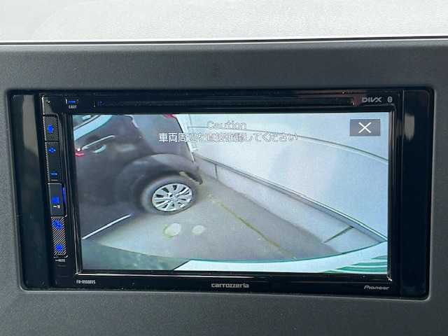 三菱 デリカミニ G 青森県 2024(令6)年 0.6万km ＤグリーンⅡ 社外ディスプレイオーディオ(Bluetooth/ラジオ/CD)/社外エンジンスターター/前席シートヒーター/ドライブレコーダー(前方)/バックカメラ/LEDヘッドライト/オートライト/片側パワースライドドア/左側ハンズフリーオートスライドドア/ルーフレール/衝突軽減ブレーキアシスト/踏み間違い衝突防止アシスト/ヒルディセントコントロール/ヘッドライトレベライザー/スペアキー/ETC/社外AW付き冬タイヤ積込み(165/60/15)/保証書/取扱説明書