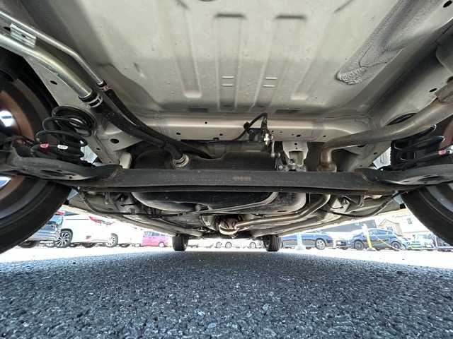 スズキ ワゴンＲ HYBRID FZ リミテッド 千葉県 2019(平31)年 1.9万km ピュアホワイトパール 社外メモリナビ　/バックカメラ　/全方位カメラ　/ナビ連動型ドライブレコーダー　/ETC/Ｂｌｕｅｔｏｏｔｈ接続　/ＣＤ／ＤＶＤ再生　/フルセグTV/ヘッドアップディスプレイ　/デュアルセンサーブレーキサポート/車線逸脱警報/誤発進抑制機能/オートハイビーム/前席シートヒーター　/プッシュスタート/スマートキー/スペアキー×１/純正15インチアルミホイール/保証書・取扱説明書