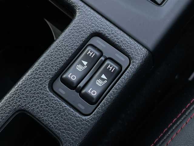 スバル ＷＲＸ Ｓ４ 2．0GT‐S アイサイト 青森県 2018(平30)年 3.6万km クリスタルブラックシリカ 社外ナビ/フルセグTV/CD/DVD/BT/前後ドライブレコーダー/バックモニター/オートライト/衝突被害軽減システム/ブラインドスポットモニター/レーンキープ/横滑り防止装置/18インチ純正AW/パワーシート/パドルシフト/シートヒーター/クルーズコントロール