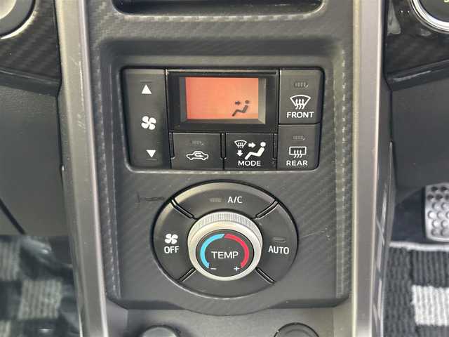 ダイハツ コペン ローブ 大分県 2014(平26)年 4.8万km リキッドシルバーM ・社外オーディオ(CD/AUX/USB)/・5速MT/・ETC/・シートヒーター/・オートエアコン/・フロアマット/・LEDヘッドライト/・純正ホイール/・パワーウィンドウ/・スマートキー/・プッシュスタート