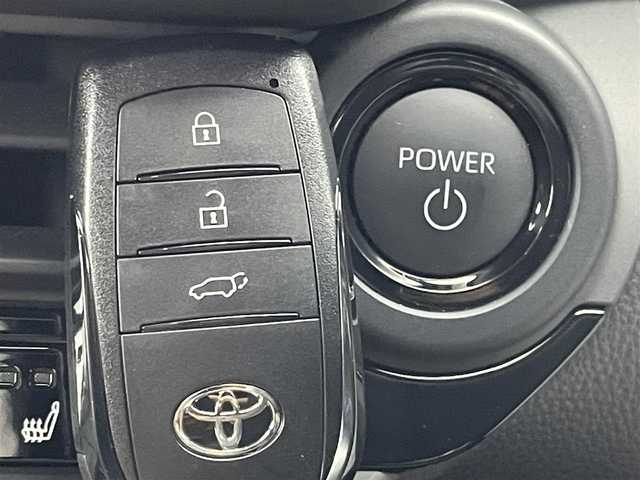 トヨタ クラウン スポーツ Z 茨城県 2024(令6)年 1万km プレシャスホワイトパール 12.3インチHDディスプレイオーディオPlus/・AppleCarplay/Bluetooth/radio/TV/モデリスタフルエアロ/全周囲カメラ/トヨタセーフティーセンス/・プリクラッシュセーフティー/・緊急時操舵支援/・LTA＋LDA/・レーダークルーズコントロール/・アダプティブハイビームアシスト/・オートマチックハイビーム/・ロードサインアシスト/・ドライバー異常時対応システム/・プロアクティブドライビングアシスト/・発進遅れ告知機能/寒冷地仕様/ガラスルーフ/BSM/ETC2.0/本革レザー/シートヒーター/ベンチレーション