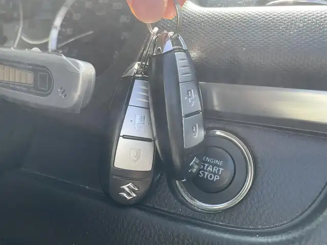 スズキ スイフト スポーツ 愛媛県 2012(平24)年 5.7万km ブーストブルーパールメタリック 6速MT/SDナビ（Bluetooth/フルセグTV/DVD再生）/バックカメラ/ETC/クルーズコントロール/純正フロアマット/USB入力端子/純正ドアバイザー/トノカバー/純正アルミホイール/スペアキー