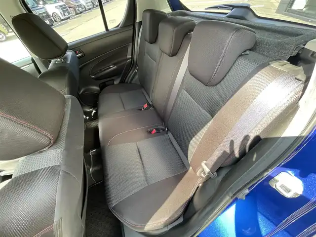 スズキ スイフト スポーツ 愛媛県 2012(平24)年 5.7万km ブーストブルーパールメタリック 6速MT/SDナビ（Bluetooth/フルセグTV/DVD再生）/バックカメラ/ETC/クルーズコントロール/純正フロアマット/USB入力端子/純正ドアバイザー/トノカバー/純正アルミホイール/スペアキー