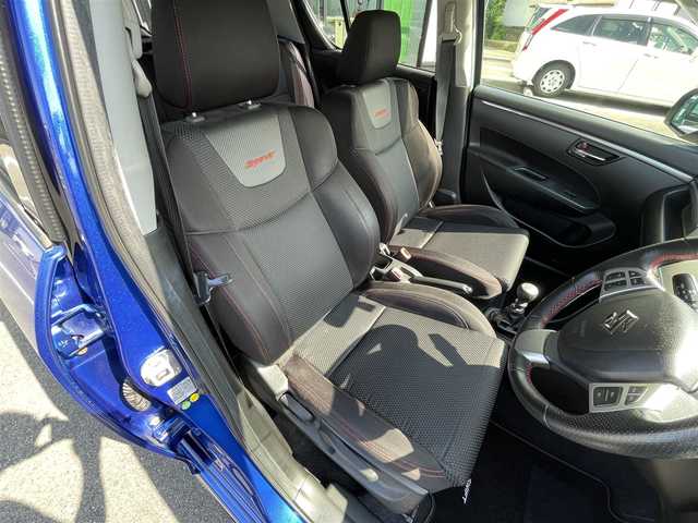 スズキ スイフト スポーツ 愛媛県 2012(平24)年 5.7万km ブーストブルーパールメタリック 6速MT/SDナビ（Bluetooth/フルセグTV/DVD再生）/バックカメラ/ETC/クルーズコントロール/純正フロアマット/USB入力端子/純正ドアバイザー/トノカバー/純正アルミホイール/スペアキー