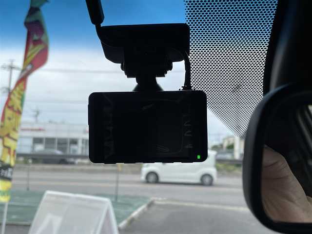 トヨタ クラウン ハイブリッド RS 愛知県 2019(平31)年 2.6万km パール ナビゲーション　/フルセグテレビ　/ＣＤ＆ＤＶＤ　/ブルートゥース　/ＵＳＢ接続　/全方位カメラ　/サンルーフ　/衝突軽減ブレーキ　/車線逸脱警報　/ブラインドスポットモニタ　/アダプティブクルーズ　/ドライブレコーダー/革シート/ヘッドアップディスプレイ/保証書/取扱説明書/整備手帳