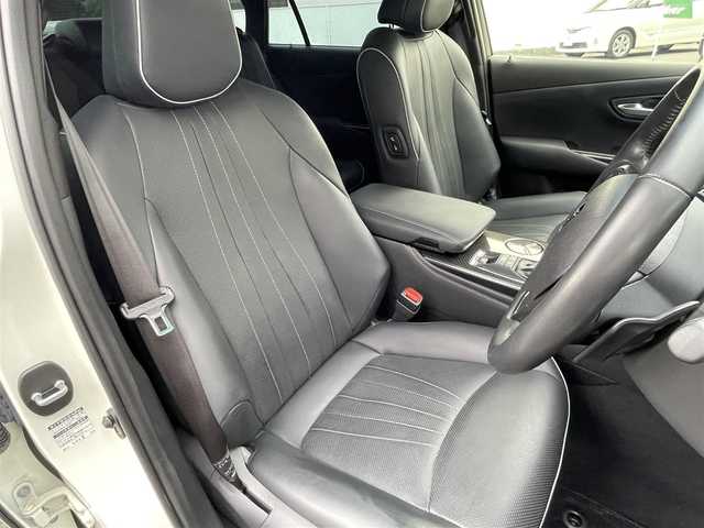 トヨタ クラウン ハイブリッド RS 愛知県 2019(平31)年 2.6万km パール ナビゲーション　/フルセグテレビ　/ＣＤ＆ＤＶＤ　/ブルートゥース　/ＵＳＢ接続　/全方位カメラ　/サンルーフ　/衝突軽減ブレーキ　/車線逸脱警報　/ブラインドスポットモニタ　/アダプティブクルーズ　/ドライブレコーダー/革シート/ヘッドアップディスプレイ/保証書/取扱説明書/整備手帳