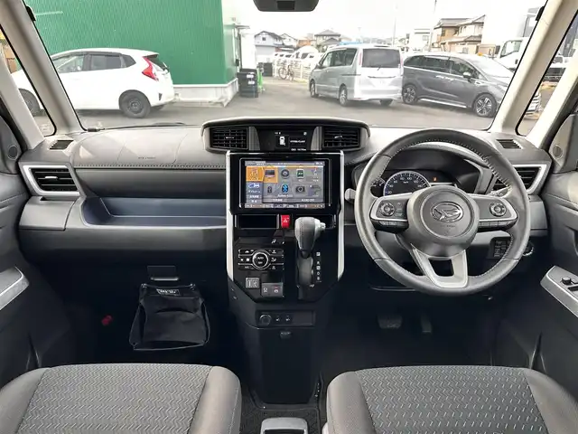 ダイハツ トール カスタムG ターボ 宮城県 2023(令5)年 1.7万km ブラックマイカメタリック/パールホワイトⅢ 2トーン コンフォータブルパック/・シートヒーター（運転席/助手席）/・シートバックテーブル（運転席/助手席）/＝＝＝/ワンオーナー/スマートアシスト/・衝突警報機能/・衝突回避支援ブレーキ機能/・ブレーキ制御付誤発進抑制機能/・先行車発進お知らせ機能/・アダプティブドライビングビーム/・アダプティブクルーズコントロール/・ふらつき警報/・サイドビューランプ/・コーナーセンサー/・路側逸脱警報/・標識認識機能/純正フリップダウンモニター/純正9インチナビ（NMZL-Y73D）/・CD/DVD/・Bluetooth/・フルセグTV/バックカメラ/ビルトインETC2.0/ウェルカムパワースライドドア（両側）/シートヒーター/革巻きステアリング/ステアリングスイッチ/LEDヘッドランプ/フォグランプ/オートライト/電動パーキングブレーキ/ブレーキホールド/スマートキー＆プッシュスタート/スペアキー/電動格納ミラー/純正リヤスポイラー（モデリスタセレクション）/純正コンソールBOX/純正クリーンポケット/純正15インチAW/純正ドアバイザー/純正フロアマット/Wエアバッグ