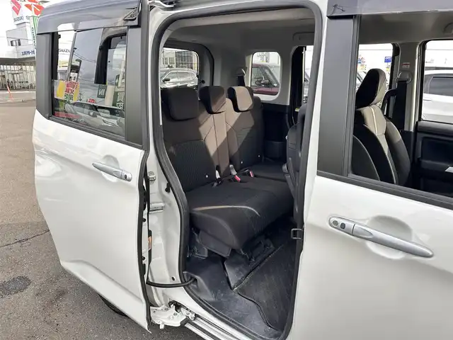 ダイハツ トール カスタムG ターボ 宮城県 2023(令5)年 1.7万km ブラックマイカメタリック/パールホワイトⅢ 2トーン コンフォータブルパック/・シートヒーター（運転席/助手席）/・シートバックテーブル（運転席/助手席）/＝＝＝/ワンオーナー/スマートアシスト/・衝突警報機能/・衝突回避支援ブレーキ機能/・ブレーキ制御付誤発進抑制機能/・先行車発進お知らせ機能/・アダプティブドライビングビーム/・アダプティブクルーズコントロール/・ふらつき警報/・サイドビューランプ/・コーナーセンサー/・路側逸脱警報/・標識認識機能/純正フリップダウンモニター/純正9インチナビ（NMZL-Y73D）/・CD/DVD/・Bluetooth/・フルセグTV/バックカメラ/ビルトインETC2.0/ウェルカムパワースライドドア（両側）/シートヒーター/革巻きステアリング/ステアリングスイッチ/LEDヘッドランプ/フォグランプ/オートライト/電動パーキングブレーキ/ブレーキホールド/スマートキー＆プッシュスタート/スペアキー/電動格納ミラー/純正リヤスポイラー（モデリスタセレクション）/純正コンソールBOX/純正クリーンポケット/純正15インチAW/純正ドアバイザー/純正フロアマット/Wエアバッグ