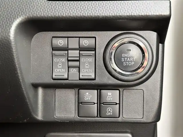 ダイハツ トール カスタムG ターボ 宮城県 2023(令5)年 1.7万km ブラックマイカメタリック/パールホワイトⅢ 2トーン コンフォータブルパック/・シートヒーター（運転席/助手席）/・シートバックテーブル（運転席/助手席）/＝＝＝/ワンオーナー/スマートアシスト/・衝突警報機能/・衝突回避支援ブレーキ機能/・ブレーキ制御付誤発進抑制機能/・先行車発進お知らせ機能/・アダプティブドライビングビーム/・アダプティブクルーズコントロール/・ふらつき警報/・サイドビューランプ/・コーナーセンサー/・路側逸脱警報/・標識認識機能/純正フリップダウンモニター/純正9インチナビ（NMZL-Y73D）/・CD/DVD/・Bluetooth/・フルセグTV/バックカメラ/ビルトインETC2.0/ウェルカムパワースライドドア（両側）/シートヒーター/革巻きステアリング/ステアリングスイッチ/LEDヘッドランプ/フォグランプ/オートライト/電動パーキングブレーキ/ブレーキホールド/スマートキー＆プッシュスタート/スペアキー/電動格納ミラー/純正リヤスポイラー（モデリスタセレクション）/純正コンソールBOX/純正クリーンポケット/純正15インチAW/純正ドアバイザー/純正フロアマット/Wエアバッグ