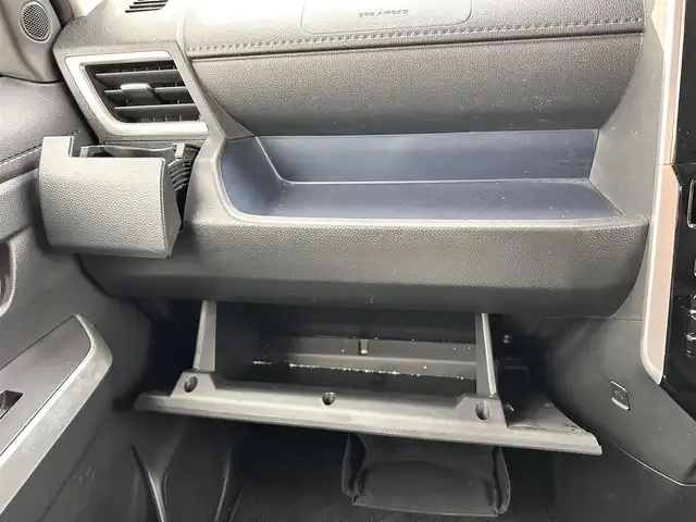 ダイハツ トール カスタムG ターボ 宮城県 2023(令5)年 1.7万km ブラックマイカメタリック/パールホワイトⅢ 2トーン コンフォータブルパック/・シートヒーター（運転席/助手席）/・シートバックテーブル（運転席/助手席）/＝＝＝/ワンオーナー/スマートアシスト/・衝突警報機能/・衝突回避支援ブレーキ機能/・ブレーキ制御付誤発進抑制機能/・先行車発進お知らせ機能/・アダプティブドライビングビーム/・アダプティブクルーズコントロール/・ふらつき警報/・サイドビューランプ/・コーナーセンサー/・路側逸脱警報/・標識認識機能/純正フリップダウンモニター/純正9インチナビ（NMZL-Y73D）/・CD/DVD/・Bluetooth/・フルセグTV/バックカメラ/ビルトインETC2.0/ウェルカムパワースライドドア（両側）/シートヒーター/革巻きステアリング/ステアリングスイッチ/LEDヘッドランプ/フォグランプ/オートライト/電動パーキングブレーキ/ブレーキホールド/スマートキー＆プッシュスタート/スペアキー/電動格納ミラー/純正リヤスポイラー（モデリスタセレクション）/純正コンソールBOX/純正クリーンポケット/純正15インチAW/純正ドアバイザー/純正フロアマット/Wエアバッグ