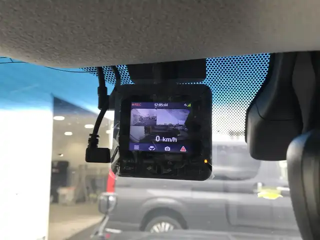 トヨタ ランドクルーザー プラド TX Lパッケージ 富山県 2019(平31)年 6.4万km ブラック 4WD/サンルーフ/社外ナビ/フルセグTV/Bluetooth/ドライブレコーダー/プリクラッシュセーフティ/コーナーセンサー/レーンキープアシスト/レザーシート/パワーシート/シートヒーター／エアシート/プッシュスタート/スマートキー/LEDヘッドライト/オートライト/ETC