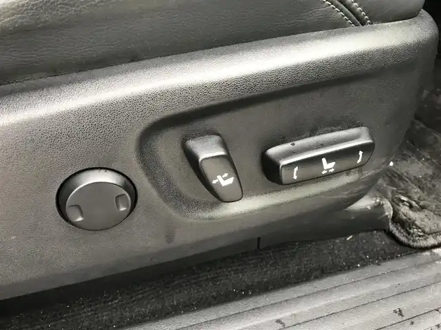 トヨタ ランドクルーザー プラド TX Lパッケージ 富山県 2019(平31)年 6.4万km ブラック 4WD/サンルーフ/社外ナビ/フルセグTV/Bluetooth/ドライブレコーダー/プリクラッシュセーフティ/コーナーセンサー/レーンキープアシスト/レザーシート/パワーシート/シートヒーター／エアシート/プッシュスタート/スマートキー/LEDヘッドライト/オートライト/ETC