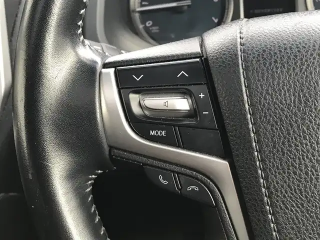 トヨタ ランドクルーザー プラド TX Lパッケージ 富山県 2019(平31)年 6.4万km ブラック 4WD/サンルーフ/社外ナビ/フルセグTV/Bluetooth/ドライブレコーダー/プリクラッシュセーフティ/コーナーセンサー/レーンキープアシスト/レザーシート/パワーシート/シートヒーター／エアシート/プッシュスタート/スマートキー/LEDヘッドライト/オートライト/ETC