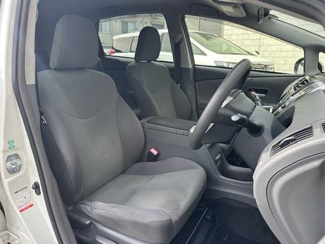 トヨタ プリウス α S 茨城県 2014(平26)年 9.9万km ホワイトパールクリスタルシャイン 純正SDナビ(NSZT-W62G)/　【フルセグ/Bluetooth/CD/DVD/SD】/バックカメラ/ビルトインETC/オートライト/フォグライト/ヘッドライトレベライザー/ステアリングスイッチ/電動格納ミラー/取扱説明書/新車時保証書