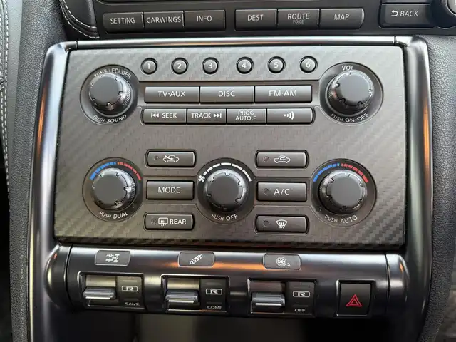 日産 ＧＴ－Ｒ ピュアエディション 長崎県 2013(平25)年 5万km オーロラフレアブルーパール 登録時49705km/純正ナビ/・TV/・Bluetoothaudio/・DVD/バックカメラ/ビルトインETC/クルーズコントロール/パドルシフト/ドライブレコーダー/ブレンボキャリパー/4WD/電動格納ミラー