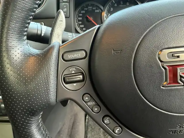 日産 ＧＴ－Ｒ ピュアエディション 長崎県 2013(平25)年 5万km オーロラフレアブルーパール 登録時49705km/純正ナビ/・TV/・Bluetoothaudio/・DVD/バックカメラ/ビルトインETC/クルーズコントロール/パドルシフト/ドライブレコーダー/ブレンボキャリパー/4WD/電動格納ミラー