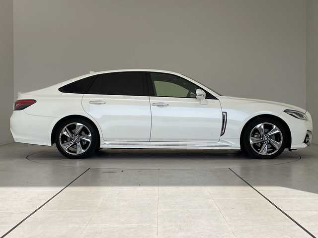 トヨタ クラウン RS 愛知県 2019(平31)年 2.6万km ホワイトパールクリスタルシャイン トヨタセーフティセンス/純正8型ナビ/レーダークルーズコントロール/バックカメラ/パワーシート/コーナーセンサー/純正アルミホイール/ETC/LEDヘッドライト/パドルシフト/オートマチックハイビーム/ドライブレコーダー/衝突軽減システム/フルセグ/CD DVD/Bluetooth/ステアリングスイッチ/スマートキー/プッシュスタート