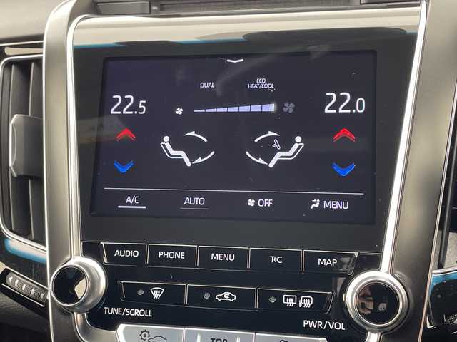 トヨタ クラウン RS 愛知県 2019(平31)年 2.6万km ホワイトパールクリスタルシャイン トヨタセーフティセンス/純正8型ナビ/レーダークルーズコントロール/バックカメラ/パワーシート/コーナーセンサー/純正アルミホイール/ETC/LEDヘッドライト/パドルシフト/オートマチックハイビーム/ドライブレコーダー/衝突軽減システム/フルセグ/CD DVD/Bluetooth/ステアリングスイッチ/スマートキー/プッシュスタート