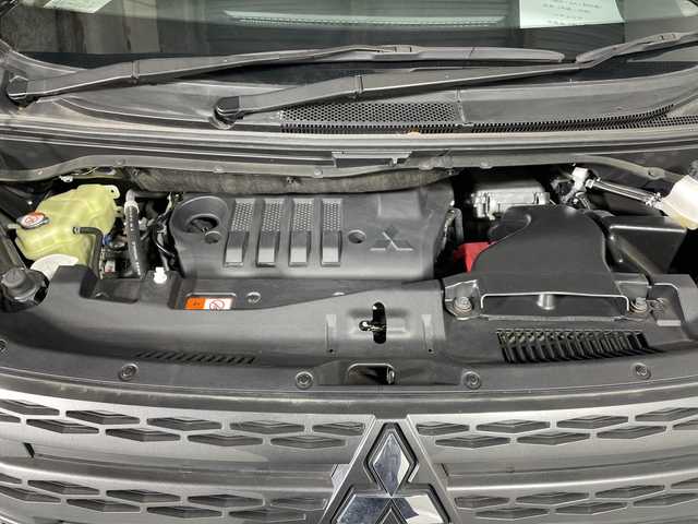 三菱 デリカＤ：５ ジャスパー 佐賀県 2023(令5)年 1万km グラファイトグレーメタリック/ブラックマイカ ・純正１０．１型ナビ　/・全方位カメラ　/・ドラレコ　/・ＥＴＣ　/・フルセグTV/・クルコン/・ブラインドスポットモニター　/・レーンキープ　/・コーナーセンサー　/・横滑り防止　/・衝突軽減　/・アイドリングストップ　/・両側パワスラ　/・パワーバックドア/・パワーシート　/・ハーフレザー/・シートヒーター/・パドルシフト/・電動パーキングブレーキ/・ブレーキホールド/・社外フロアマット/・純正18インチアルミ/・電格ミラー