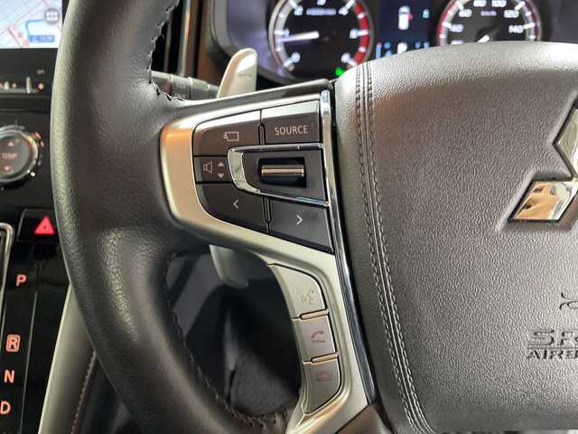 三菱 デリカＤ：５ ジャスパー 佐賀県 2023(令5)年 1万km グラファイトグレーメタリック/ブラックマイカ ・純正１０．１型ナビ　/・全方位カメラ　/・ドラレコ　/・ＥＴＣ　/・フルセグTV/・クルコン/・ブラインドスポットモニター　/・レーンキープ　/・コーナーセンサー　/・横滑り防止　/・衝突軽減　/・アイドリングストップ　/・両側パワスラ　/・パワーバックドア/・パワーシート　/・ハーフレザー/・シートヒーター/・パドルシフト/・電動パーキングブレーキ/・ブレーキホールド/・社外フロアマット/・純正18インチアルミ/・電格ミラー