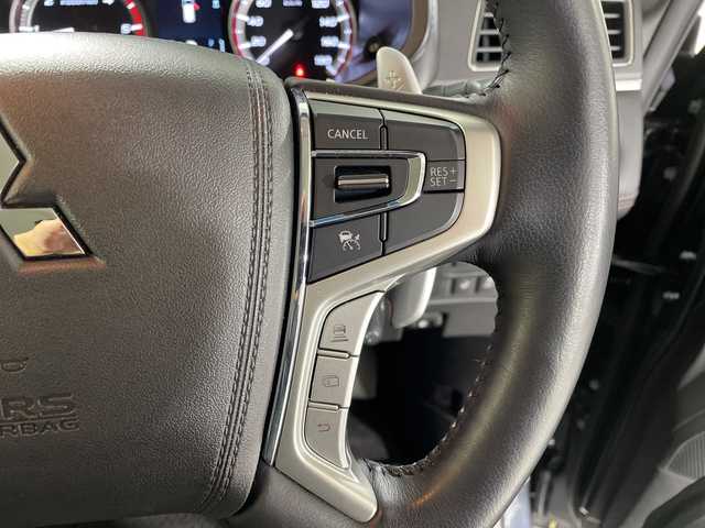 三菱 デリカＤ：５ ジャスパー 佐賀県 2023(令5)年 1万km グラファイトグレーメタリック/ブラックマイカ ・純正１０．１型ナビ　/・全方位カメラ　/・ドラレコ　/・ＥＴＣ　/・フルセグTV/・クルコン/・ブラインドスポットモニター　/・レーンキープ　/・コーナーセンサー　/・横滑り防止　/・衝突軽減　/・アイドリングストップ　/・両側パワスラ　/・パワーバックドア/・パワーシート　/・ハーフレザー/・シートヒーター/・パドルシフト/・電動パーキングブレーキ/・ブレーキホールド/・社外フロアマット/・純正18インチアルミ/・電格ミラー