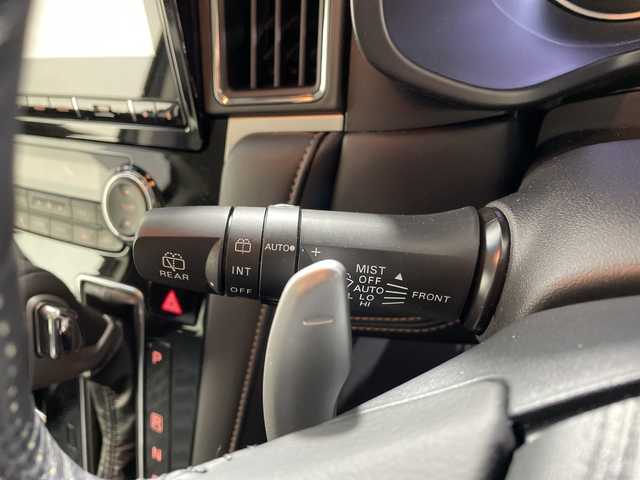 三菱 デリカＤ：５ ジャスパー 佐賀県 2023(令5)年 1万km グラファイトグレーメタリック/ブラックマイカ ・純正１０．１型ナビ　/・全方位カメラ　/・ドラレコ　/・ＥＴＣ　/・フルセグTV/・クルコン/・ブラインドスポットモニター　/・レーンキープ　/・コーナーセンサー　/・横滑り防止　/・衝突軽減　/・アイドリングストップ　/・両側パワスラ　/・パワーバックドア/・パワーシート　/・ハーフレザー/・シートヒーター/・パドルシフト/・電動パーキングブレーキ/・ブレーキホールド/・社外フロアマット/・純正18インチアルミ/・電格ミラー