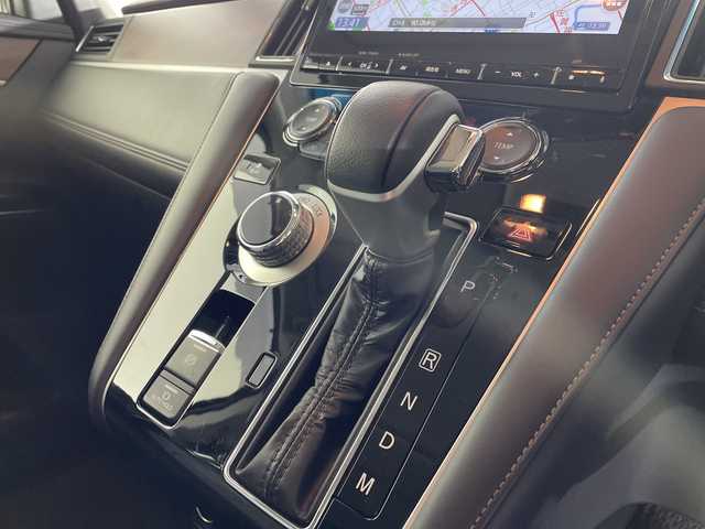 三菱 デリカＤ：５ ジャスパー 佐賀県 2023(令5)年 1万km グラファイトグレーメタリック/ブラックマイカ ・純正１０．１型ナビ　/・全方位カメラ　/・ドラレコ　/・ＥＴＣ　/・フルセグTV/・クルコン/・ブラインドスポットモニター　/・レーンキープ　/・コーナーセンサー　/・横滑り防止　/・衝突軽減　/・アイドリングストップ　/・両側パワスラ　/・パワーバックドア/・パワーシート　/・ハーフレザー/・シートヒーター/・パドルシフト/・電動パーキングブレーキ/・ブレーキホールド/・社外フロアマット/・純正18インチアルミ/・電格ミラー