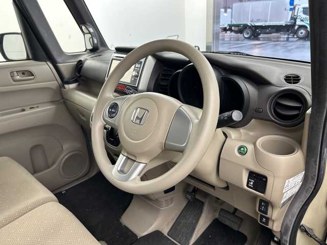 ホンダ Ｎ ＢＯＸ G Lパッケージ 兵庫県 2012(平24)年 4.7万km ヒダマリアイボリーパール ・純正ナビ（CD・DVD・SD・USB）/・バックカメラ/・片側パワースライドドア/・プッシュスタート/・スマートキー/・スペアキー/・ヘッドライトレベライザー/・電動格納ミラー/・純正フロアマット/・ドアバイザー