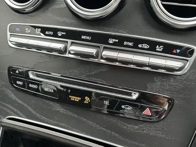 メルセデス・ベンツ ＧＬＣ２５０ 4マチックスポーツ 道東・釧路十勝 2019(平31)年 2.4万km オブシディアンブラック レーダーセーフティーパッケージ/AMGスタイリングパッケージ/360°カメラ/ハーフレザー/シートヒーター(全席)/メモリ付きパワーシート(前席)/ヘッドアップディスプレイ/パワーバックドア/純正ナビ/TV/CD/DVD/BT/エアサスペンション/LEDヘッドライト/オートライト/リアフォグライト/アンビエントライト/パドルシフト/ETC