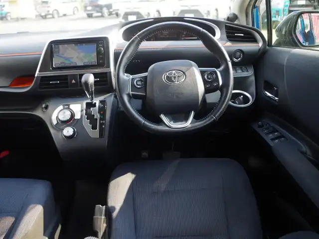 トヨタ シエンタ G 千葉県 2016(平28)年 5.8万km コバルトブルーメタリック Toyota Safety Sense/・プリクラッシュセーフティ/・レーンディパーチャーアラート/・オートハイビーム/両側パワースライドドア/純正SDナビ/地デジTV/【DVD/CD再生機能　Bluetooth接続】/バックカメラ/ドライブレコーダー（前後撮影）/革巻きステアリング/ステアリングスイッチ/ETC/LEDヘッドライト/フォグライト/ウインカーミラー/社外16インチアルミホイル/スマートキー