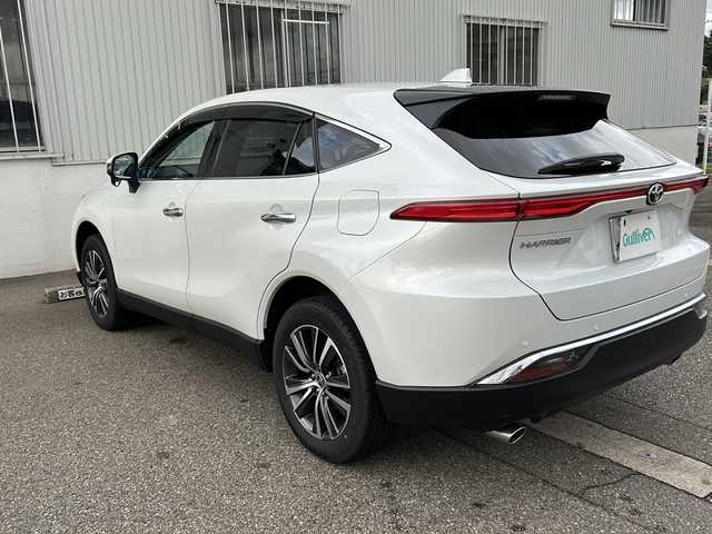 トヨタ ハリアー G 富山県 2023(令5)年 1万km プラチナホワイトパールマイカ ワンオーナー/スマートキー×２/ハーフレザーシート/メーカーオプションナビ/BT/WiFi接続/デジタルインナーミラー/ビルトインETC2.0/パワーバッグドア/衝突安全ブレーキ/オートハイビーム/レーンキープ/BSM/前後ドラレコ(DR501-FR)/電格ウィンカーミラー/パワーシート/プッシュスタート/オートリトラミラー/ドアミラーヒーター/LEDヘッドライト/フォグ/ステアリングスイッチ/電動Pブレーキ/naoeX/保証書・取説