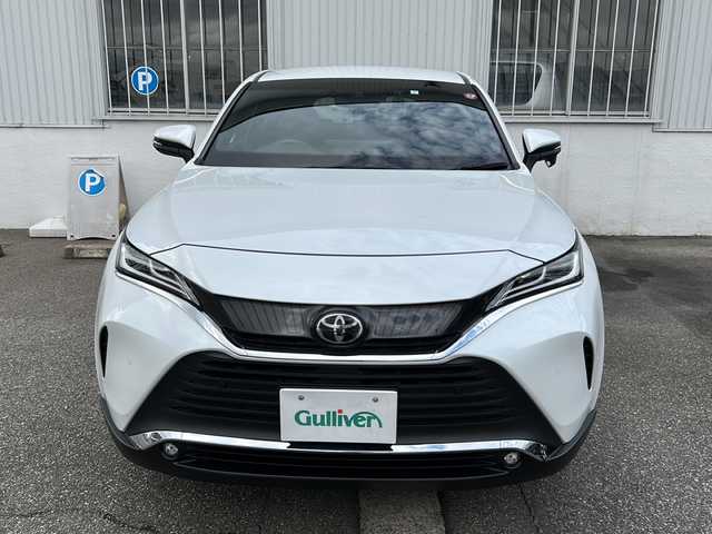 トヨタ ハリアー G 富山県 2023(令5)年 1万km プラチナホワイトパールマイカ ワンオーナー/スマートキー×２/ハーフレザーシート/メーカーオプションナビ/BT/WiFi接続/デジタルインナーミラー/ビルトインETC2.0/パワーバッグドア/衝突安全ブレーキ/オートハイビーム/レーンキープ/BSM/前後ドラレコ(DR501-FR)/電格ウィンカーミラー/パワーシート/プッシュスタート/オートリトラミラー/ドアミラーヒーター/LEDヘッドライト/フォグ/ステアリングスイッチ/電動Pブレーキ/naoeX/保証書・取説