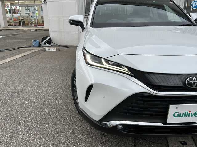 トヨタ ハリアー G 富山県 2023(令5)年 1万km プラチナホワイトパールマイカ ワンオーナー/スマートキー×２/ハーフレザーシート/メーカーオプションナビ/BT/WiFi接続/デジタルインナーミラー/ビルトインETC2.0/パワーバッグドア/衝突安全ブレーキ/オートハイビーム/レーンキープ/BSM/前後ドラレコ(DR501-FR)/電格ウィンカーミラー/パワーシート/プッシュスタート/オートリトラミラー/ドアミラーヒーター/LEDヘッドライト/フォグ/ステアリングスイッチ/電動Pブレーキ/naoeX/保証書・取説