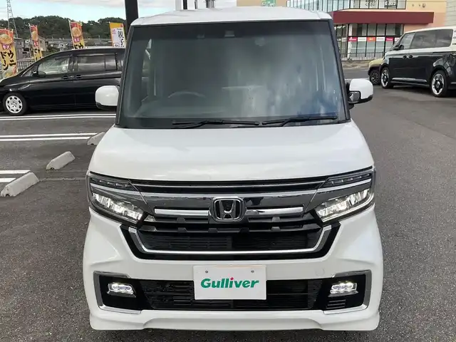 ホンダ Ｎ ＢＯＸ カスタム L ターボ 滋賀県 2023(令5)年 2.7万km プラチナホワイトパール ワンオーナー /車検令和8年5月まで/アルパイン11インチディスプレイオーディオ/　HDMI接続　AppleCarPlay対応/規格外純正15インチアルミホイール（前期用）/純正LEDヘッドライト/・LEDフォグランプ/両側パワースライドドア/ケンウッド360°前方ドライブレコーダー/バックカメラ/社外ETC/ハーフレザーシート/・前席シートヒーター/Honda SENSING/・衝突軽減ブレーキ/・誤発進抑制機能/・アダプティブクルーズコントロール（ACC）/・車線維持支援システム（LKAS）/・先行車発進お知らせ機能/・オートハイビーム/プラズマクラスター搭載オートエアコン/スペアキー/取扱説明書/保証書/