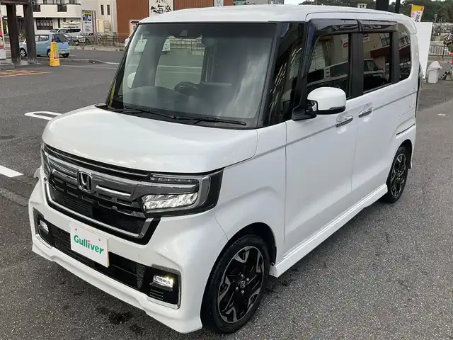 ホンダ Ｎ ＢＯＸ カスタム L ターボ 滋賀県 2023(令5)年 2.7万km プラチナホワイトパール ワンオーナー /車検令和8年5月まで/アルパイン11インチディスプレイオーディオ/　HDMI接続　AppleCarPlay対応/規格外純正15インチアルミホイール（前期用）/純正LEDヘッドライト/・LEDフォグランプ/両側パワースライドドア/ケンウッド360°前方ドライブレコーダー/バックカメラ/社外ETC/ハーフレザーシート/・前席シートヒーター/Honda SENSING/・衝突軽減ブレーキ/・誤発進抑制機能/・アダプティブクルーズコントロール（ACC）/・車線維持支援システム（LKAS）/・先行車発進お知らせ機能/・オートハイビーム/プラズマクラスター搭載オートエアコン/スペアキー/取扱説明書/保証書/