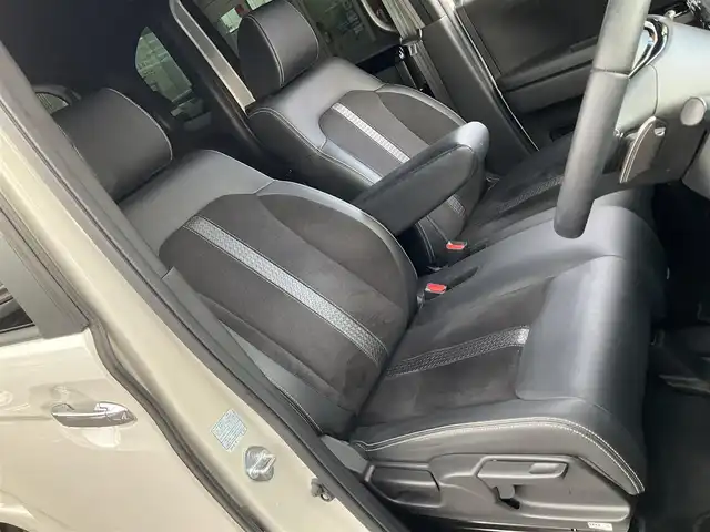 ホンダ Ｎ ＢＯＸ カスタム L ターボ 滋賀県 2023(令5)年 2.7万km プラチナホワイトパール ワンオーナー /車検令和8年5月まで/アルパイン11インチディスプレイオーディオ/　HDMI接続　AppleCarPlay対応/規格外純正15インチアルミホイール（前期用）/純正LEDヘッドライト/・LEDフォグランプ/両側パワースライドドア/ケンウッド360°前方ドライブレコーダー/バックカメラ/社外ETC/ハーフレザーシート/・前席シートヒーター/Honda SENSING/・衝突軽減ブレーキ/・誤発進抑制機能/・アダプティブクルーズコントロール（ACC）/・車線維持支援システム（LKAS）/・先行車発進お知らせ機能/・オートハイビーム/プラズマクラスター搭載オートエアコン/スペアキー/取扱説明書/保証書/