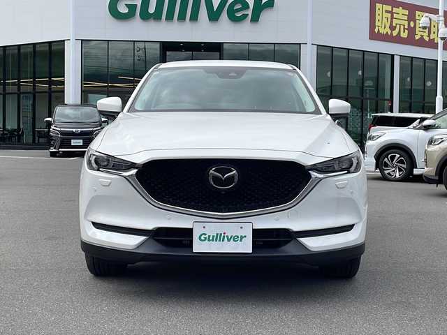 マツダ ＣＸ－５ 25S スマートエディション 長野県 2020(令2)年 2.6万km スノーフレイクホワイトパールマイカ i-ACTIVSENSE/・アドバンストスマートシティブレーキサポート/・レーンキープアシストシステム/・レーダークルーズコントロール/・クルージングトラフィックサポート/・ドライバーアテンションアラート/・速度標識警報/・ブラインドスポットモニタリング/・車線維持支援システム/４WD/10.25インチセンターディスプレイ/（BT/フルセグTV/USB）/ヘッドアップディスプレイ/360度ビューモニター/革巻きステアリング/ステアリングスイッチ/ETC/LEDヘッドライト/フォグランプ/オートライト/アイドリングストップ/電動パーキングブレーキ/ブレーキホールド/純正17インチAW/フロアマット/スマートキー/Pスタート/電動格納ミラー