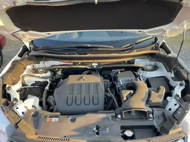 三菱 エクリプス クロス G 群馬県 2018(平30)年 1.8万km シルキーホワイト 純正７型ＳＤナビ　/フルセグ　/バックカメラ　/４ＷＤ　/パドルシフト　/ルーフレール　/前方ドラレコ　/純正１８インチＡＷ　/ＢＳＭ　/ＡＨＢ　/ＬＥＤヘッドライト　/純正フロアマット　/パーキングソナー　/本革ステアリング/S-AWC/ハンドルカバーあり/Bluetooth/ステアリングスイッチ/オートワイパー/フォグランプ/電動格納ミラー/パワーステアリング/スマートキー２本/アダプティブクルーズコントロール/アイドリングストップ