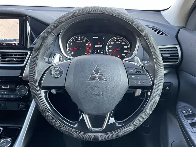 三菱 エクリプス クロス G 群馬県 2018(平30)年 1.8万km シルキーホワイト 純正７型ＳＤナビ　/フルセグ　/バックカメラ　/４ＷＤ　/パドルシフト　/ルーフレール　/前方ドラレコ　/純正１８インチＡＷ　/ＢＳＭ　/ＡＨＢ　/ＬＥＤヘッドライト　/純正フロアマット　/パーキングソナー　/本革ステアリング/S-AWC/ハンドルカバーあり/Bluetooth/ステアリングスイッチ/オートワイパー/フォグランプ/電動格納ミラー/パワーステアリング/スマートキー２本/アダプティブクルーズコントロール/アイドリングストップ